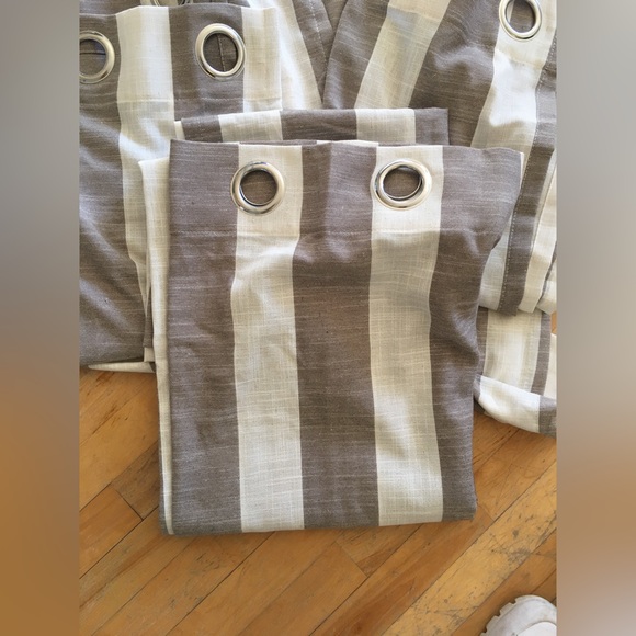 NOT FOR SALE  panel 50x84 inch - Picture 4 of 5